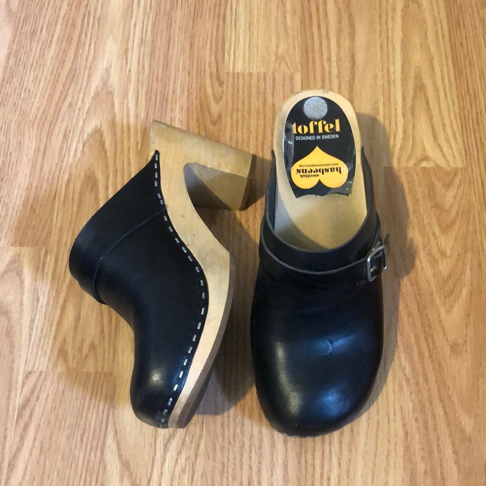 Hasbeen Leather Clogs